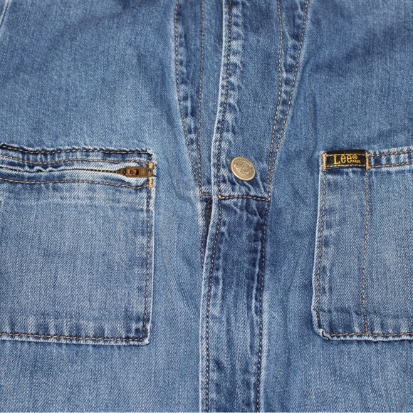 Lee - Picture 5 of 7